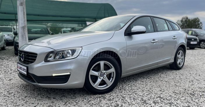 VOLVO V60 1.6 D [D2] Momentum
