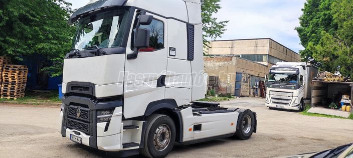 RENAULT T520