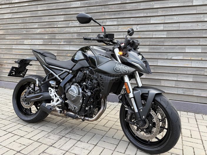 SUZUKI GSX 8 S