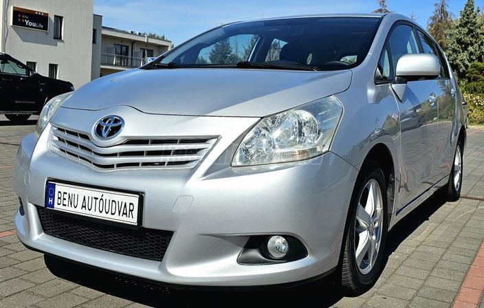 TOYOTA VERSO 2.0 D-4D Sol