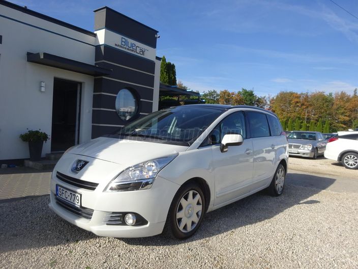 PEUGEOT 5008 1.6 HDi Premium
