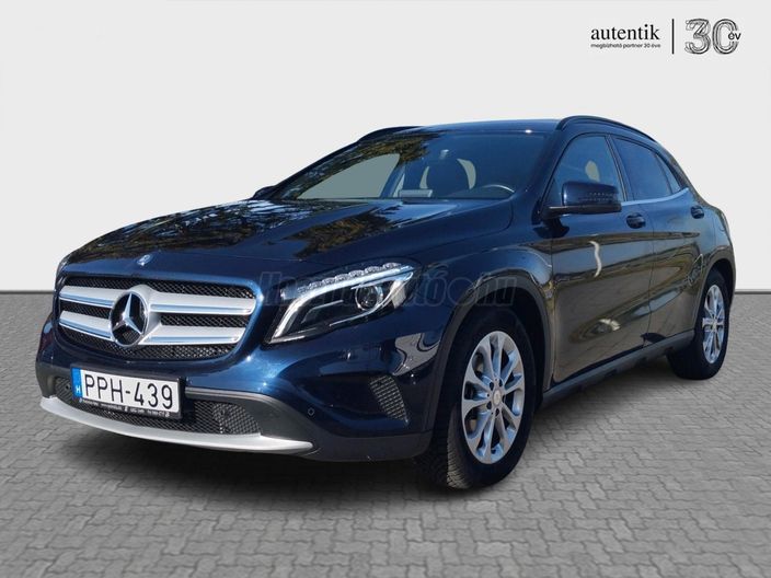 MERCEDES-BENZ GLA 200 CDI d Style 7G-DCT