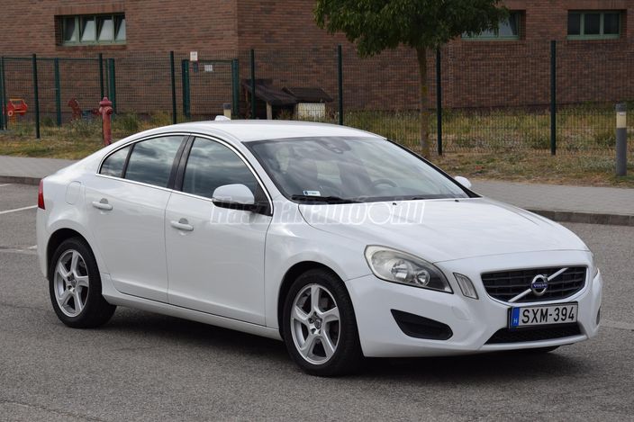 VOLVO S60 1.6 D DRIVe Momentum