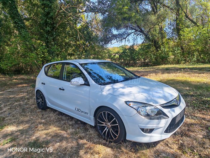 HYUNDAI I30 1.6 CRDi LP Business