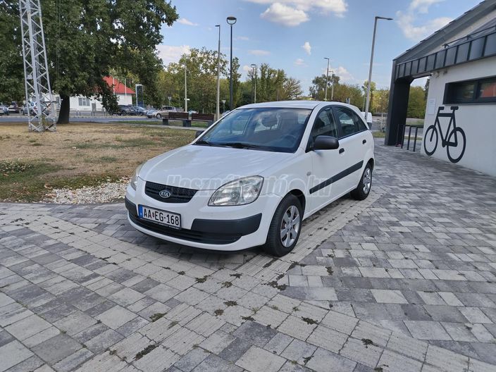 KIA RIO 1.4 EX