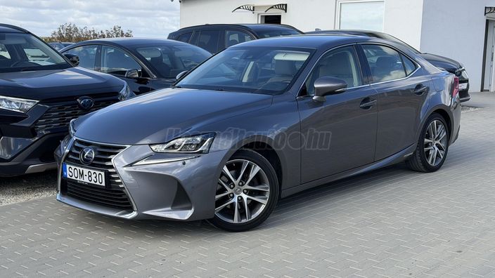 LEXUS IS 300h Elegance Top Safety CVT