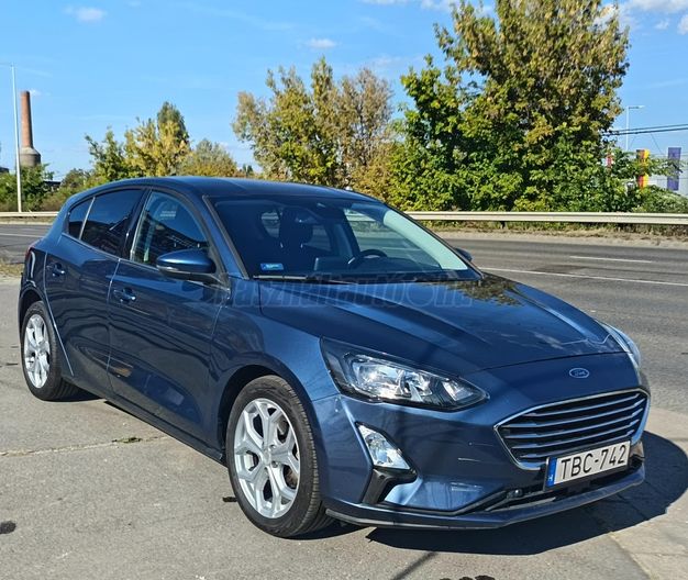 FORD FOCUS 1.0 EcoBoost Titanium
