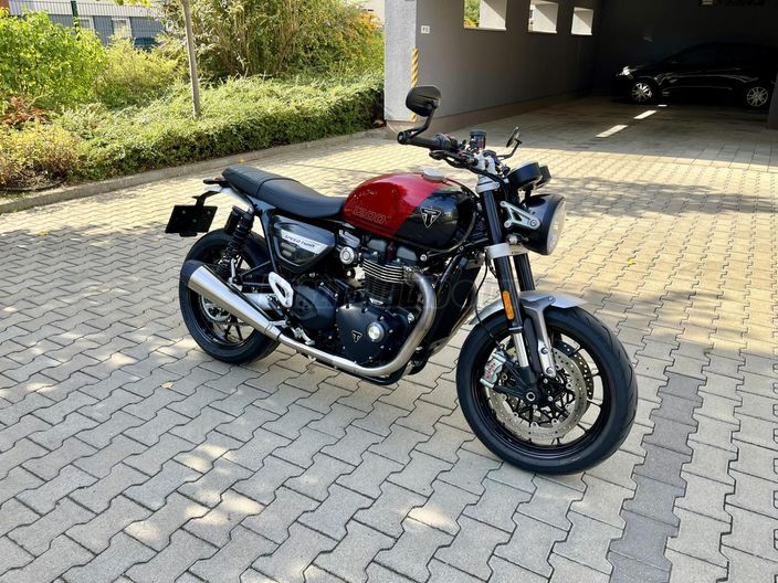 TRIUMPH SPEED TWIN