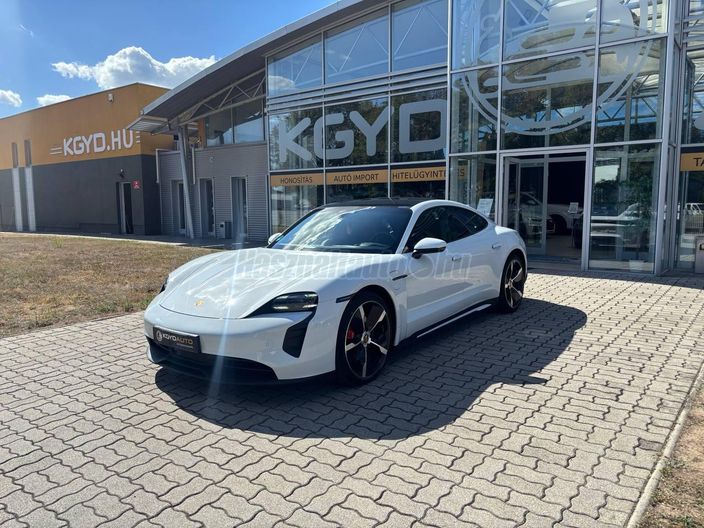 PORSCHE TAYCAN 4S
