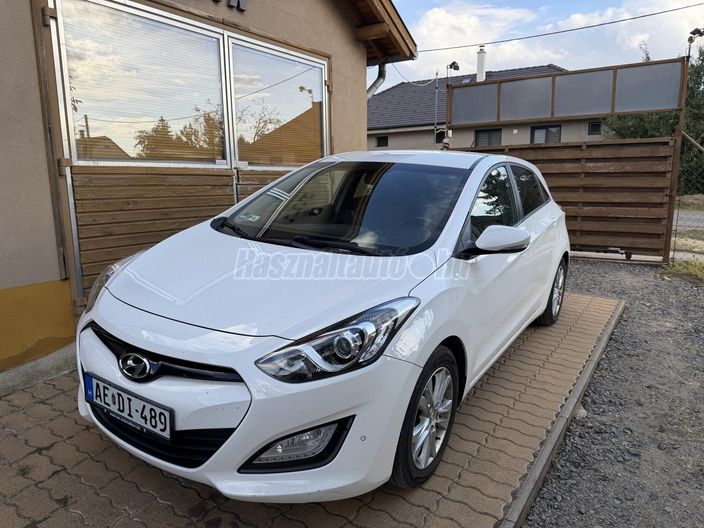 HYUNDAI I30 1.4i Entry