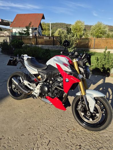 BMW F 900 R