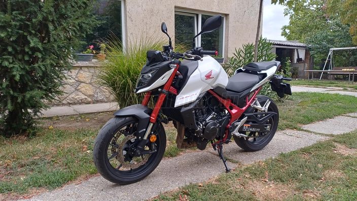 HONDA CB 750 HORNET