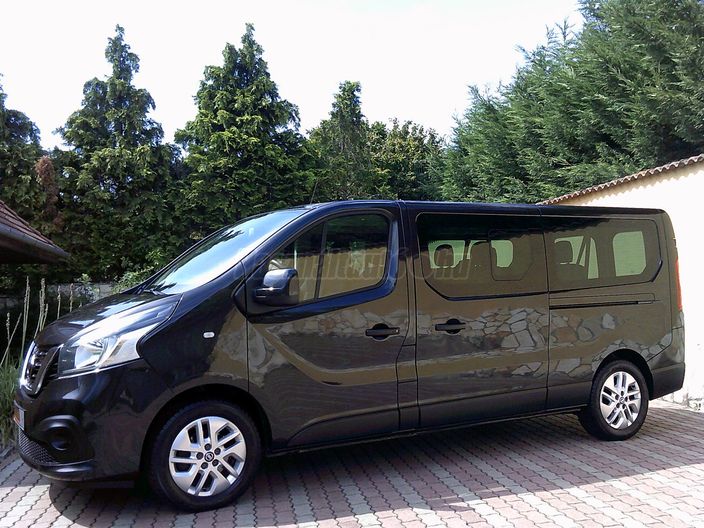 NISSAN NV300