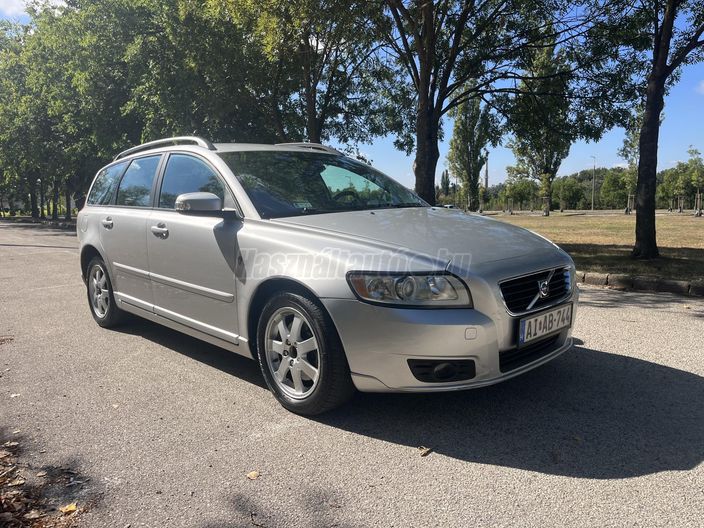 VOLVO V50 2.0 D Kinetic