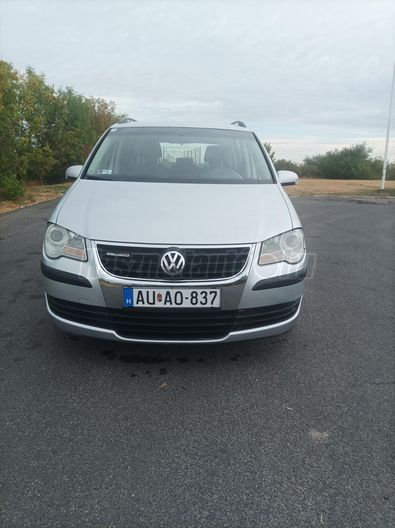 VOLKSWAGEN TOURAN 1.9 PD TDi Conceptline