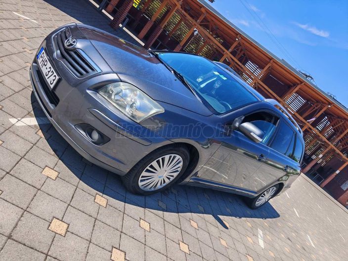 TOYOTA AVENSIS Wagon 2.0 D-4D Sol Plus