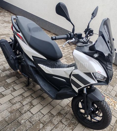 APRILIA SR GT 125
