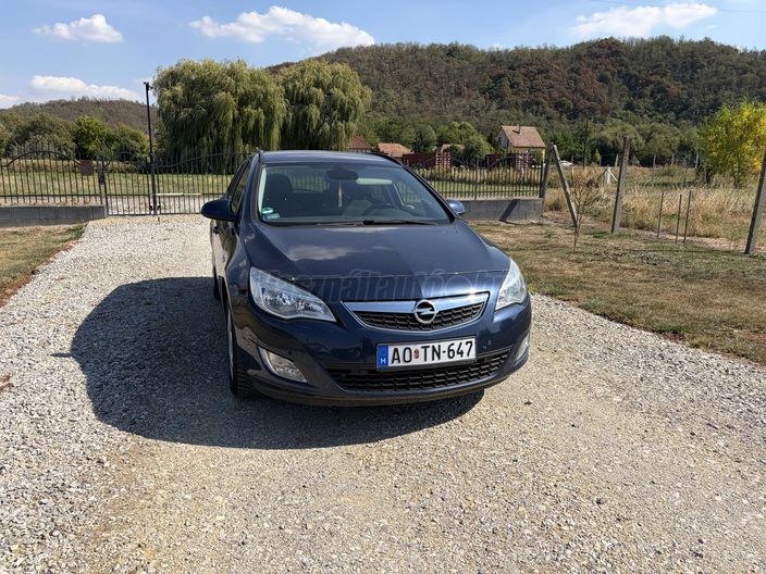 OPEL ASTRA J Sports Tourer 1.4 T Enjoy