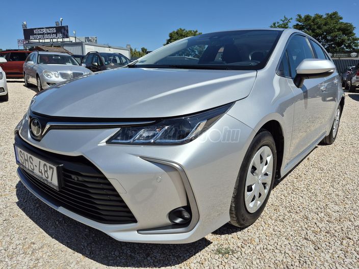 TOYOTA COROLLA Sedan 1.6 Active Business