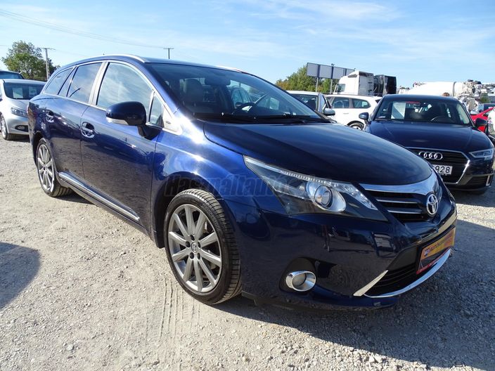 TOYOTA AVENSIS Wagon 2.0 Executive