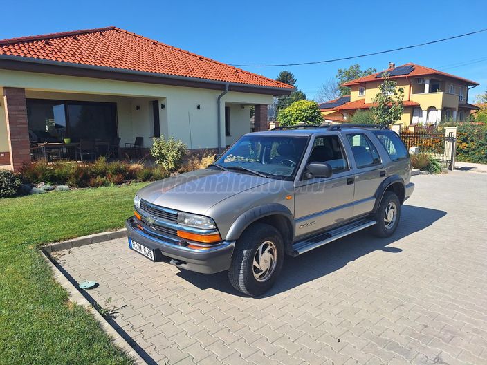 CHEVROLET BLAZER