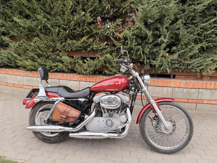 HARLEY-DAVIDSON SPORTSTER 883
