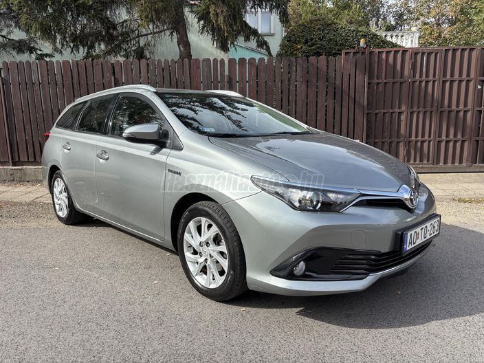 TOYOTA AURIS Touring Sports 1.8 HSD Live (Automata)