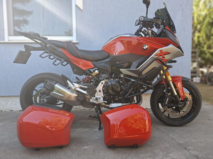 BMW F 900 XR