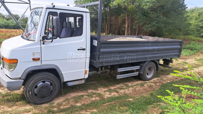 MERCEDES-BENZ 814 D Vario