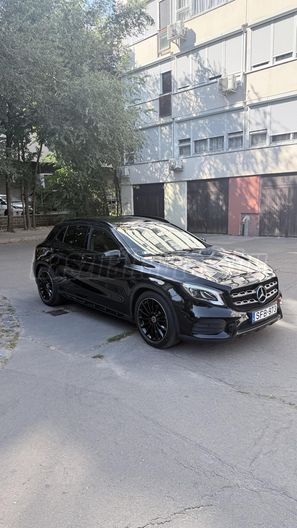 MERCEDES-BENZ GLA 220 d 4Matic 7G-DCT