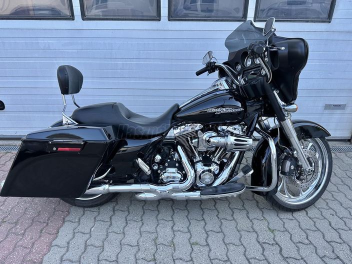 HARLEY-DAVIDSON STREET GLIDE