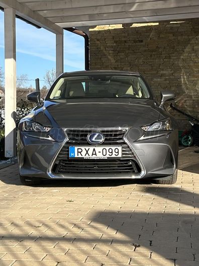 LEXUS IS