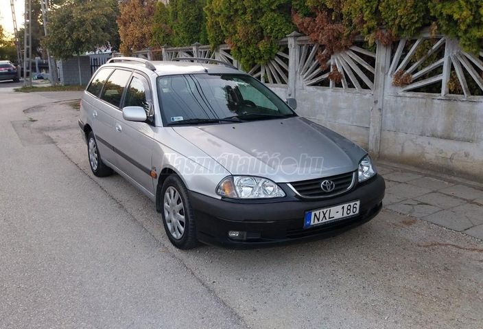 TOYOTA AVENSIS Wagon 2.0 D