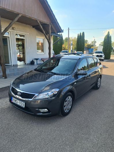 KIA CEE'D 1.4 EX
