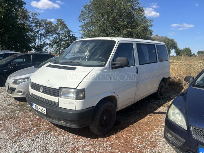 VOLKSWAGEN CARAVELLE 2.4 (8 személyes ) 70C 2F2 8