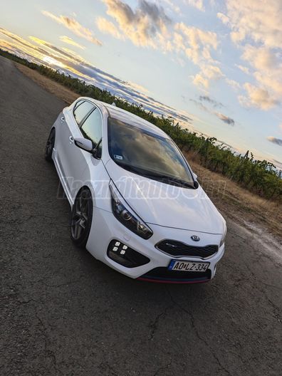 KIA CEE'D 1.6 TGDI GT