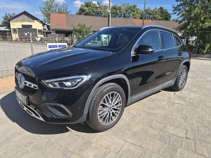 MERCEDES-BENZ GLA 200 Progressive Line 7G-DCT
