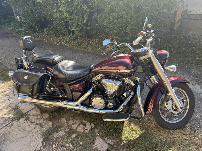 YAMAHA XVS 1300 A MIDNIGHT STAR