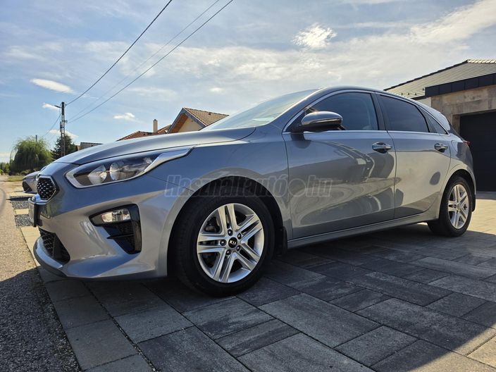 KIA CEE'D Ceed 1.0 T-GDI Gold