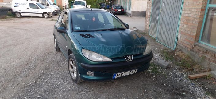 PEUGEOT 206 2.0 HDi XT