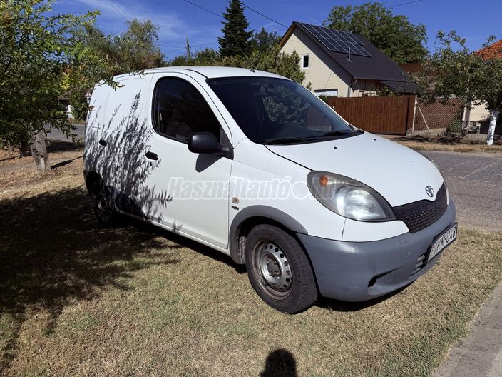 TOYOTA YARIS VERSO Van 1.3
