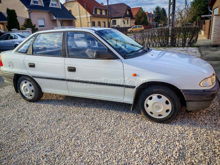 OPEL ASTRA F 1.4 GL