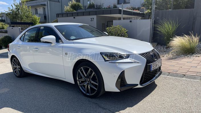 LEXUS IS 300h F Sport Plus CVT