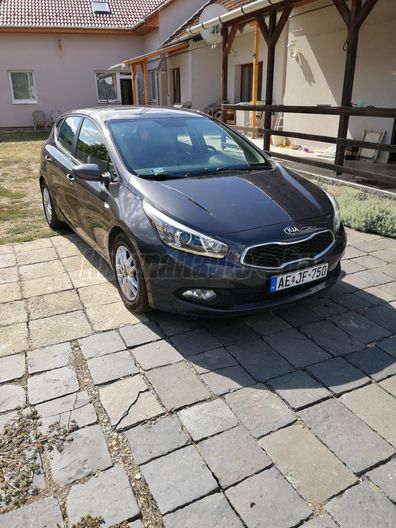 KIA CEE'D 1.4 CVVT EX