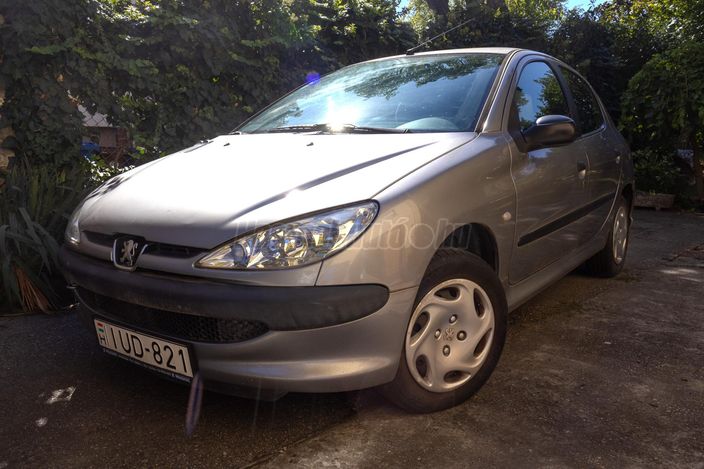 PEUGEOT 206 1.1 Open