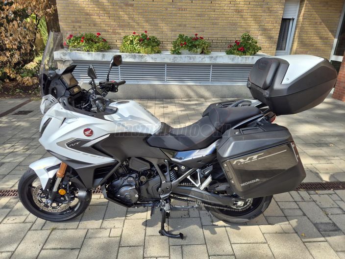HONDA NT 1100 D