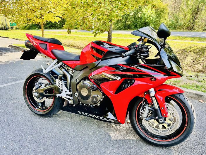 HONDA CBR 1000 RR