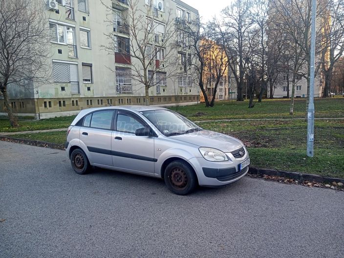 KIA RIO 1.4 EX
