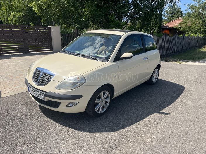 LANCIA YPSILON 1.4 Platino
