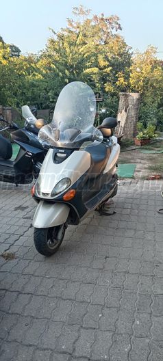 YAMAHA MAJESTY